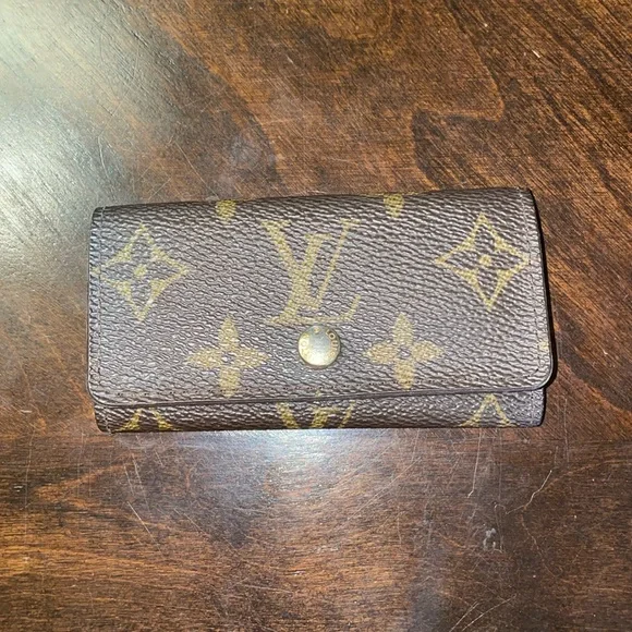 Louis Vuitton 4 key holder - Picture 3 of 7